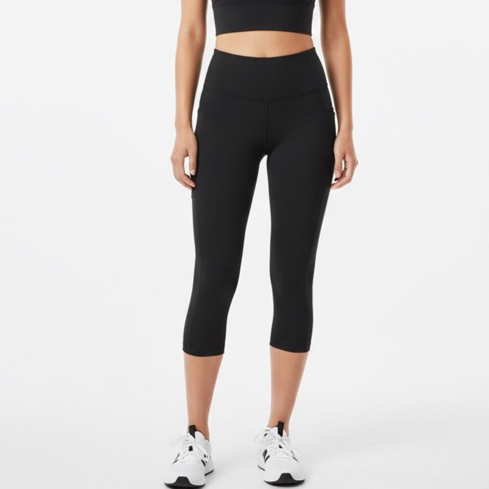 Colorfulkoala Women's Capri Leggings S Solid Black Athletic Side Pockets Active